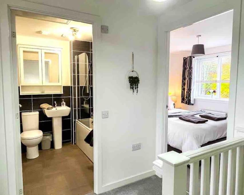 Loch Leven Getaway - 2 Bed House Apartment Кинрос Екстериор снимка